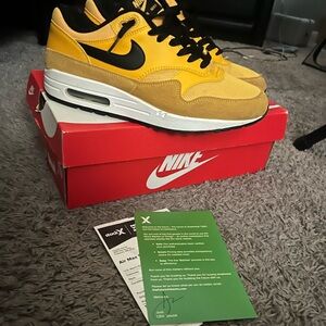 Nike Air Max 1 Sneakers - Yellow and Black